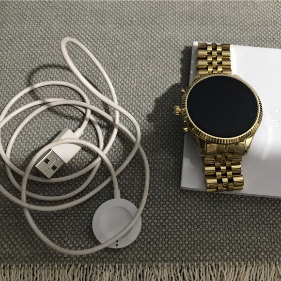 Michael Kors Gold Smartwatch - Picture 2 of 2